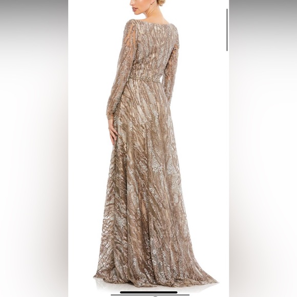 Mac Duggal Gown. Worn once. Beautiful dress - Picture 5 of 5